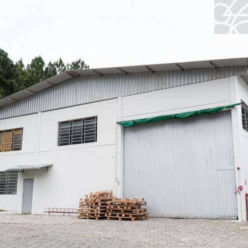 Galp�o Comercial no bairro Imigrantes em Guaramiri