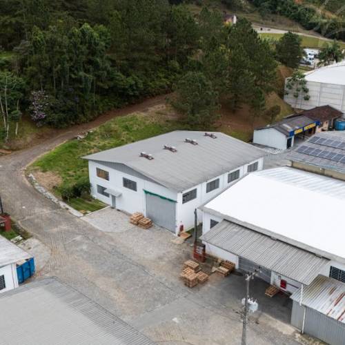 Galp�o Comercial no bairro Imigrantes em Guaramiri