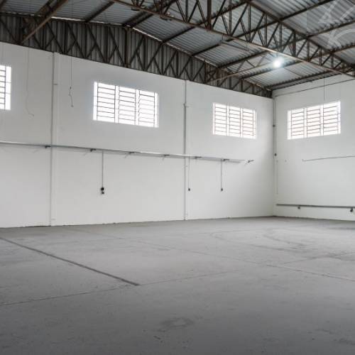 Galp�o Comercial no bairro Imigrantes em Guaramiri
