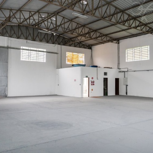 Galp�o Comercial no bairro Imigrantes em Guaramiri