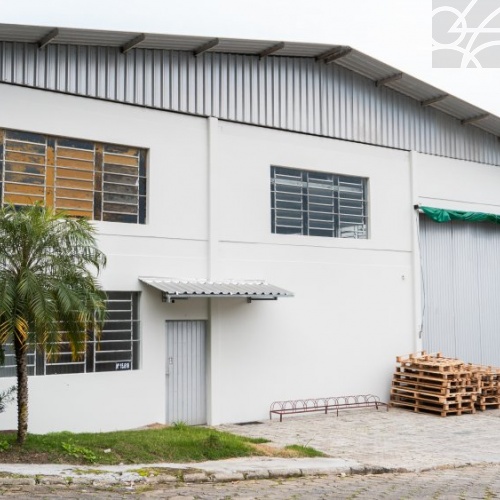 Galp�o Comercial no bairro Imigrantes em Guaramiri