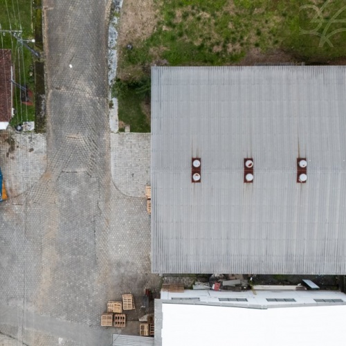 Galp�o Comercial no bairro Imigrantes em Guaramiri