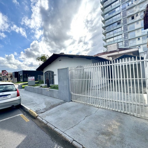 Casa Comercial no Bairro Vila Nova
