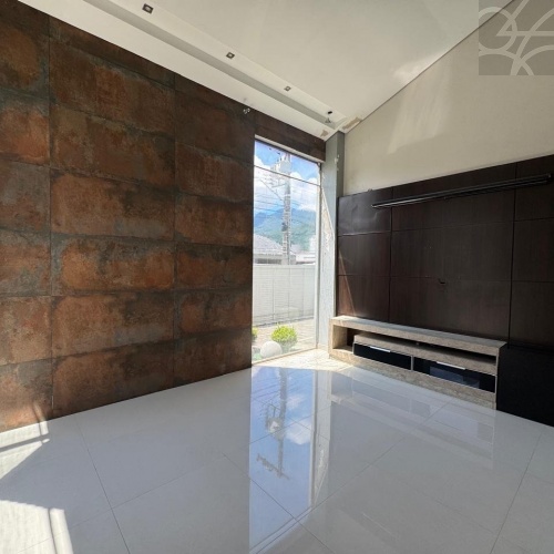 Casa no bairro Jaragua Esquerdo 