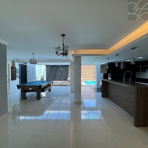 Casa no bairro Jaragua Esquerdo 