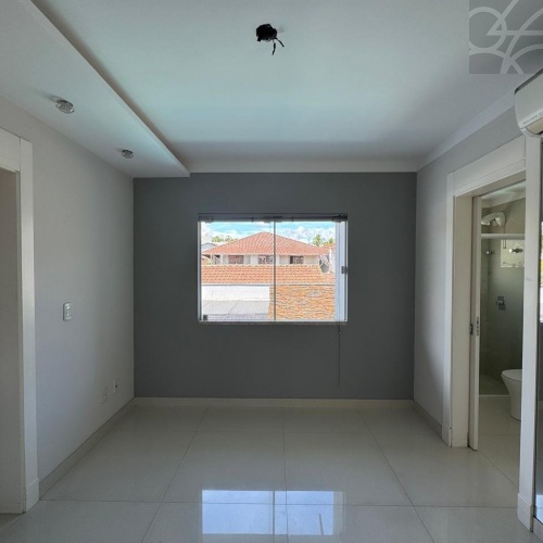 Casa no bairro Jaragua Esquerdo 