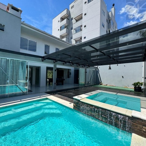 Casa no bairro Jaragua Esquerdo