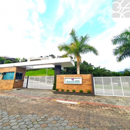 Casa no Bairro Jaragu� Esquerdo