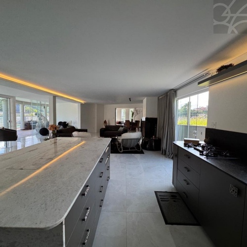 Casa no Bairro Jaragu� Esquerdo