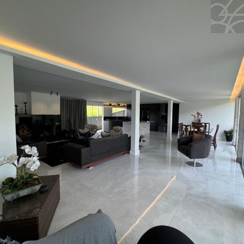Casa no Bairro Jaragu� Esquerdo
