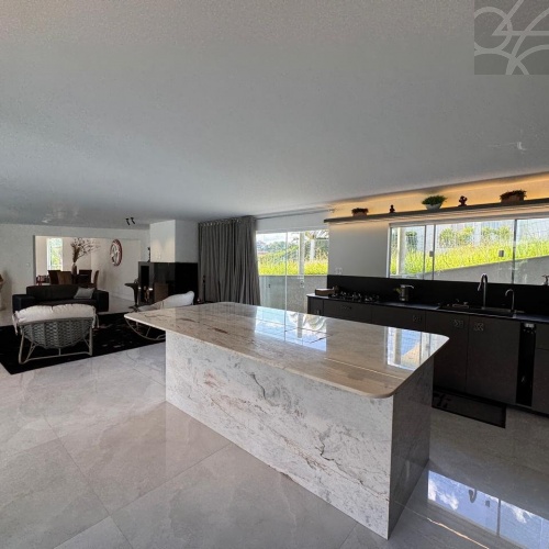 Casa no Bairro Jaragu� Esquerdo