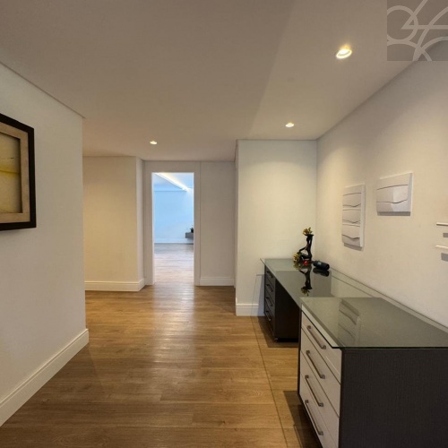 Casa no Bairro Jaragu� Esquerdo