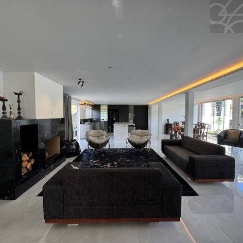 Casa no Bairro Jaragu� Esquerdo