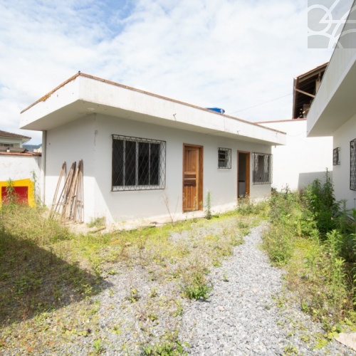 CASA NO BAIRRO CENTRO GUARAMIRIM