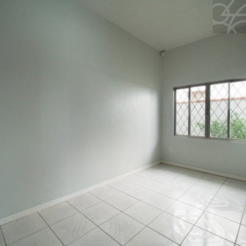CASA NO BAIRRO CENTRO GUARAMIRIM