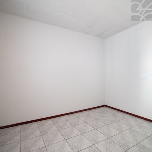CASA NO BAIRRO CENTRO GUARAMIRIM