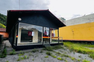 Casa Comercial no bairro Vila Lalau 