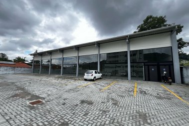 SALA COMERCIAL NO BAIRRO BARRA DO RIO CERRO