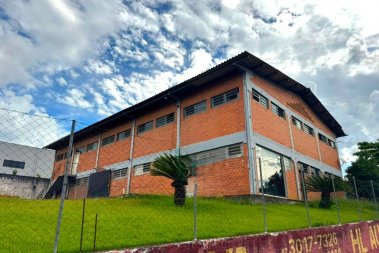 Galp�o Comercial no bairro Vila Lenzi