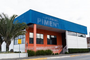 Galp�o Comercial no Bairro Centro
