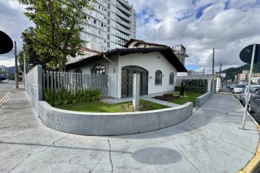 Casa Comercial no Bairro Vila Nova